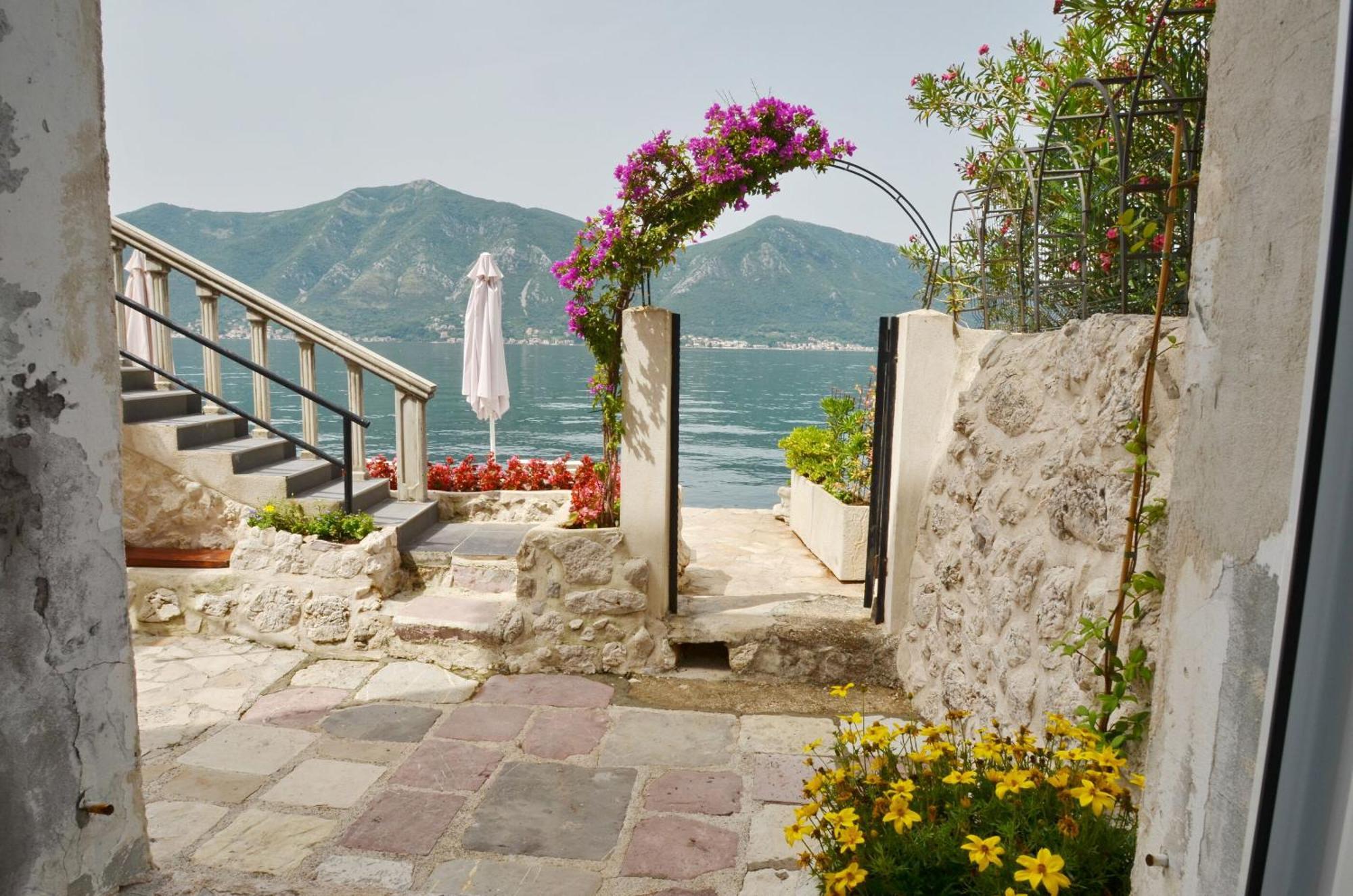 Apartments Mir I Dobro Kotor Exterior photo